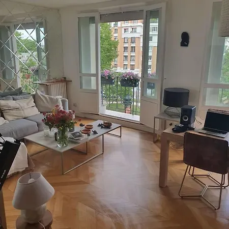 Magnifique Parisien Tres Bon Quartier