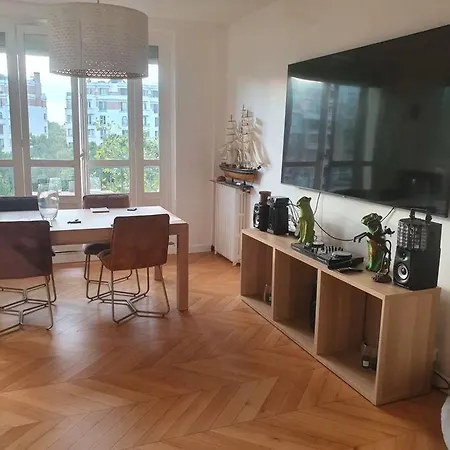 Magnifique Parisien Tres Bon Quartier
